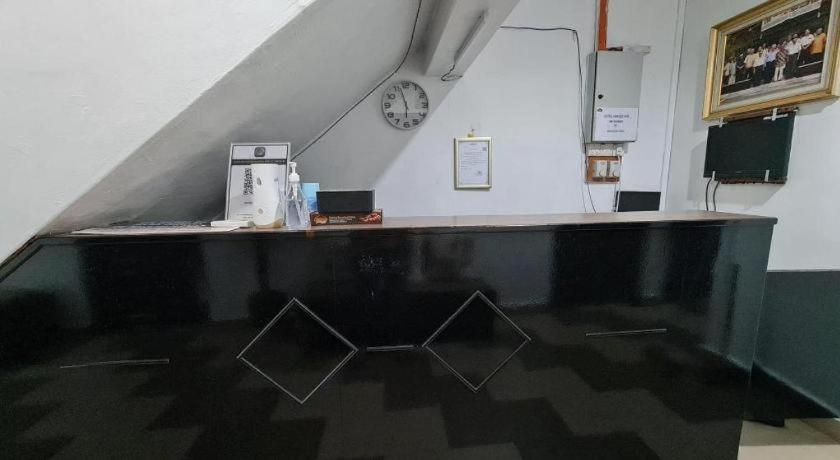 Oyo 90936 Hotel Manjoi Inn Ίπο Εξωτερικό φωτογραφία