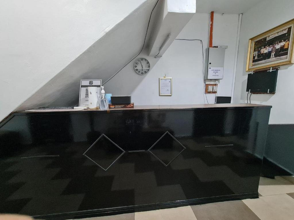 Oyo 90936 Hotel Manjoi Inn Ίπο Εξωτερικό φωτογραφία